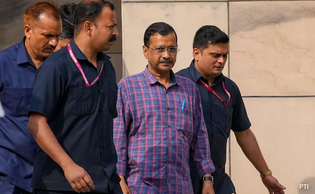 Live Update: अरविंद केजरीवाल राजघाट के लिए रवाना, आज वापस जेल लौटेंगे