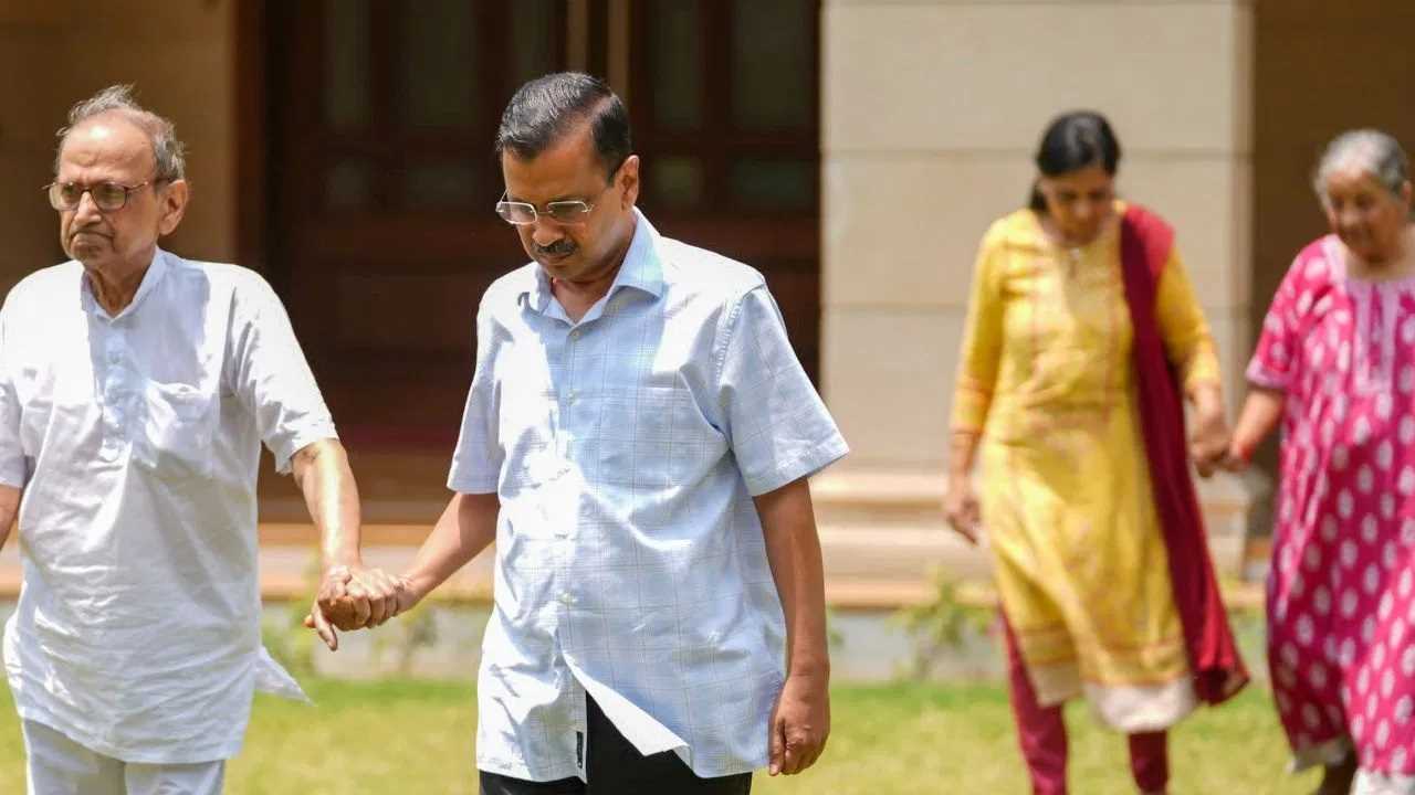 क्यों और कब खाली करेंगे अरविंद केजरीवाल सरकारी बंगला ?